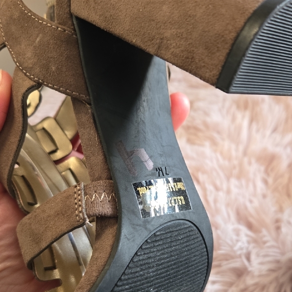 Guess Elegant Tan Brown Summer Strappy Heels Shoes - Picture 11 of 11